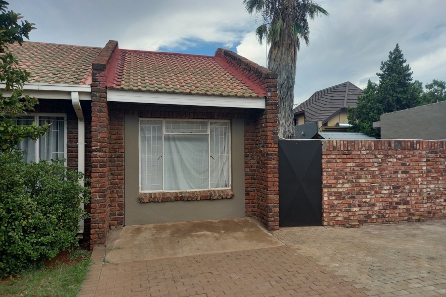 3 Bedroom Property for Sale in Roylglen Gardens Northern Cape